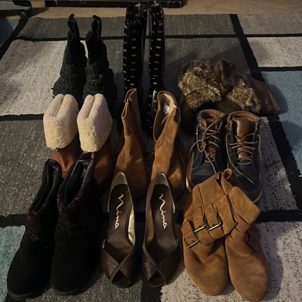 9 pairs, one price 🤩 👠 👢 🥾👡🥾🥿👟🩴👞!